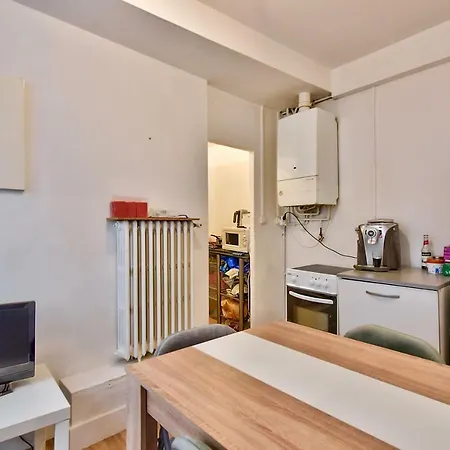 Large 34m² Studio In The Centre!