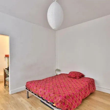Large 34m² Studio In The Centre!